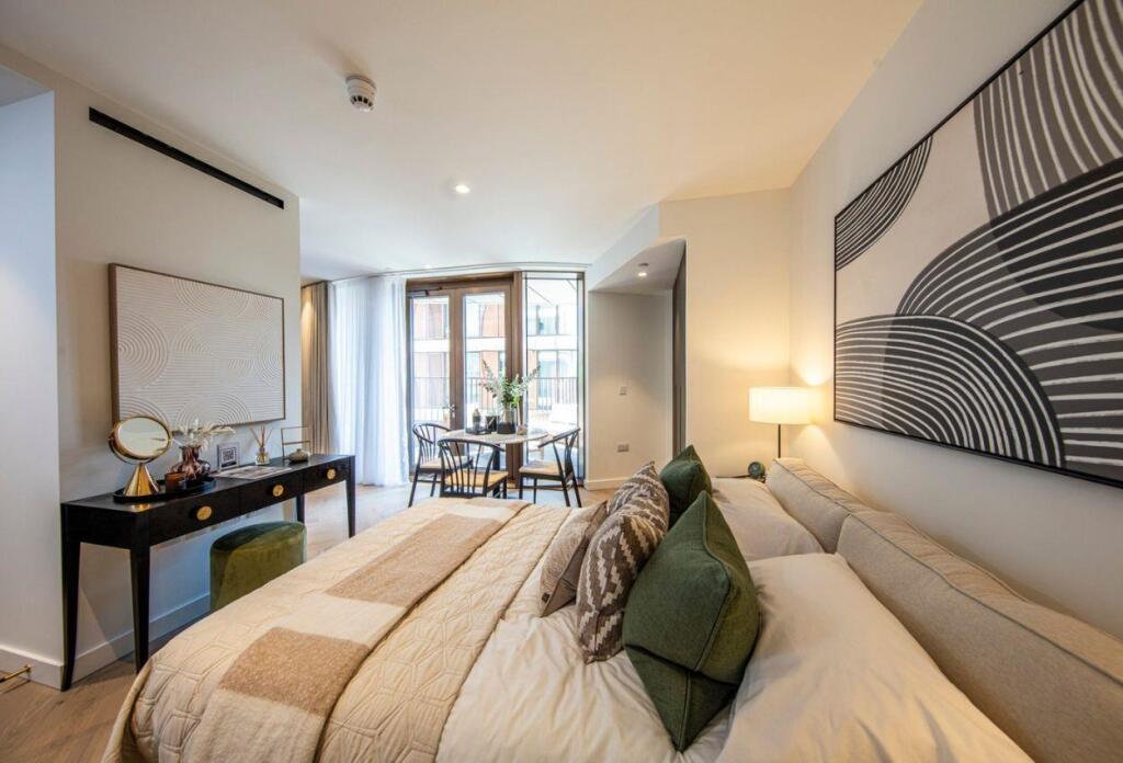 Triptych Place, 00204 (6).jpg