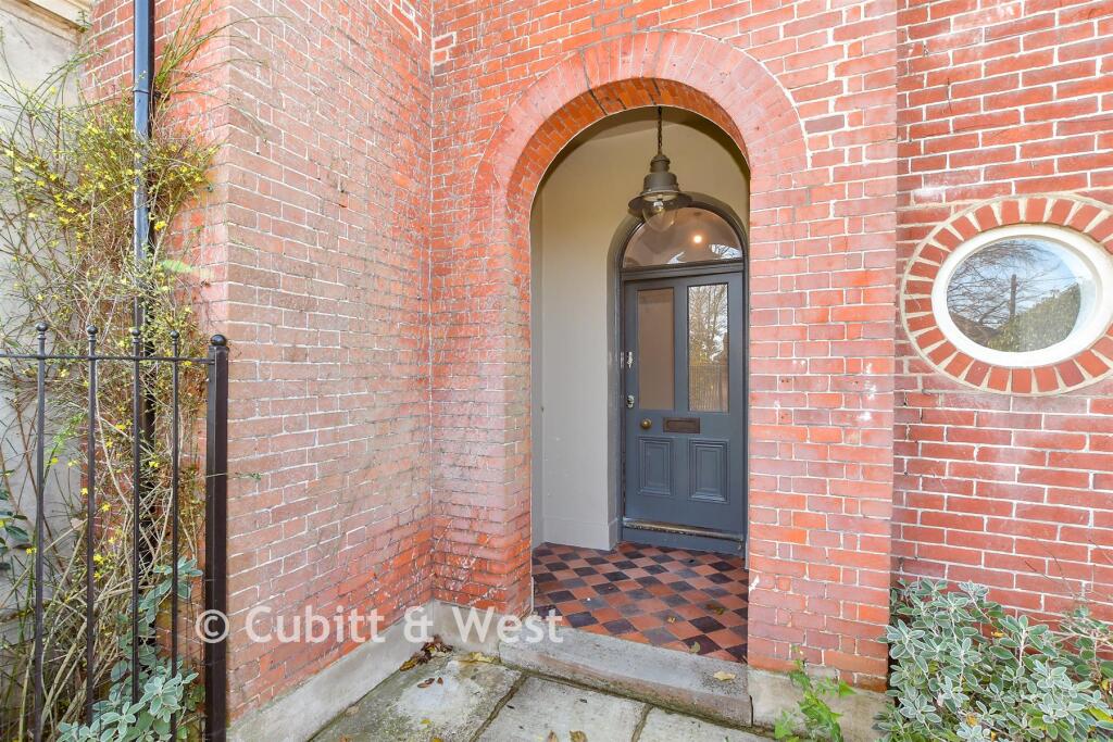 External Lifestyle Photograph