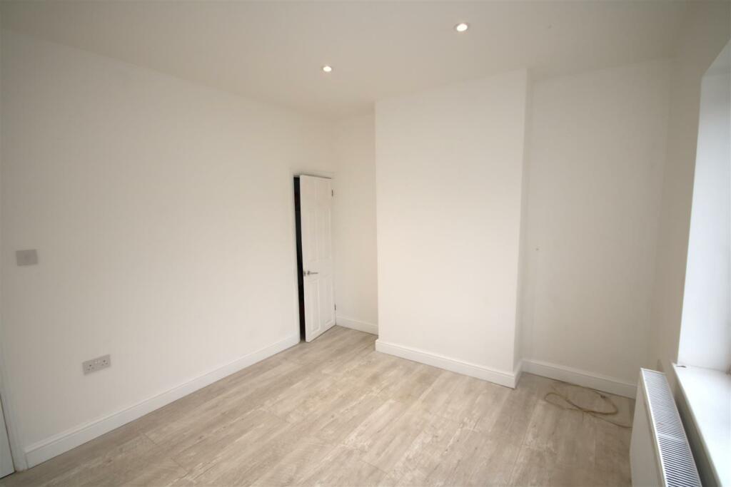 Living Room b.JPG