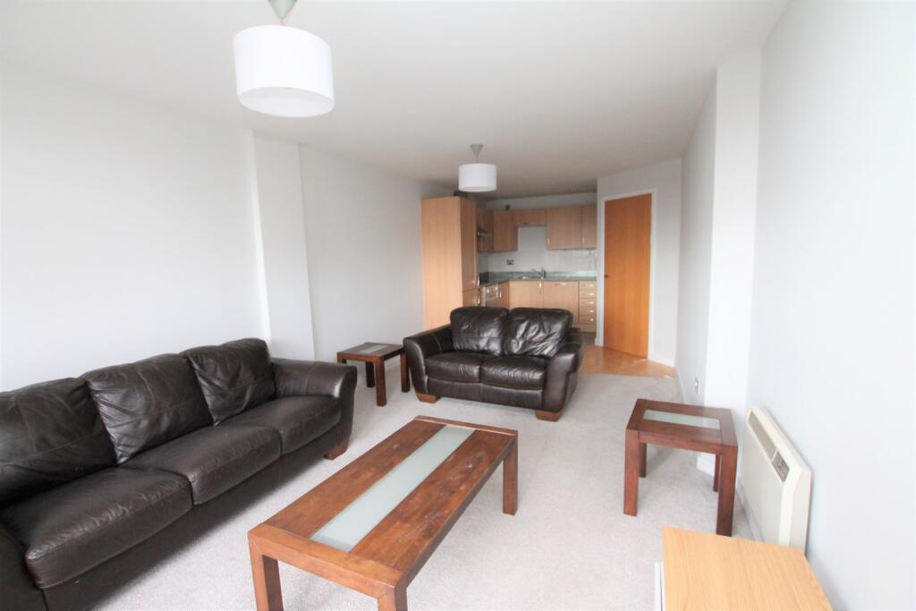 Lounge+kitchen (Main