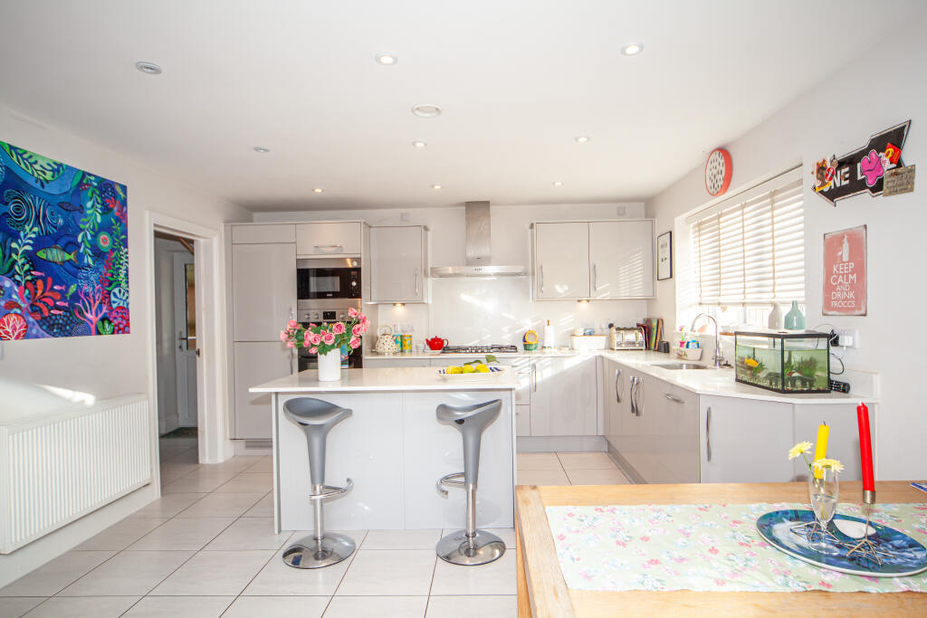 Kitchen &amp; Family Room