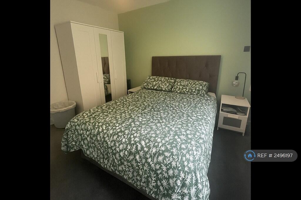 Double Bedroom (Back Of House)