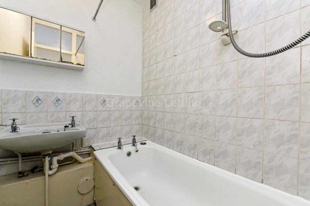 Dorset Road, Oval - CHECK OUT THE LONDON SKYLINE!