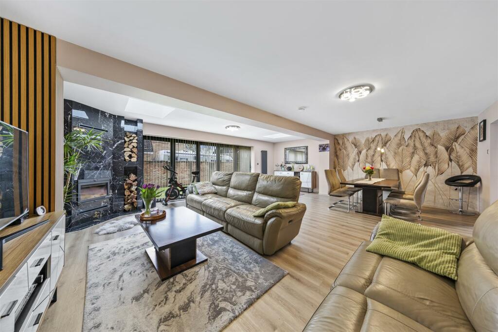78WestonDrWeb19.jpg