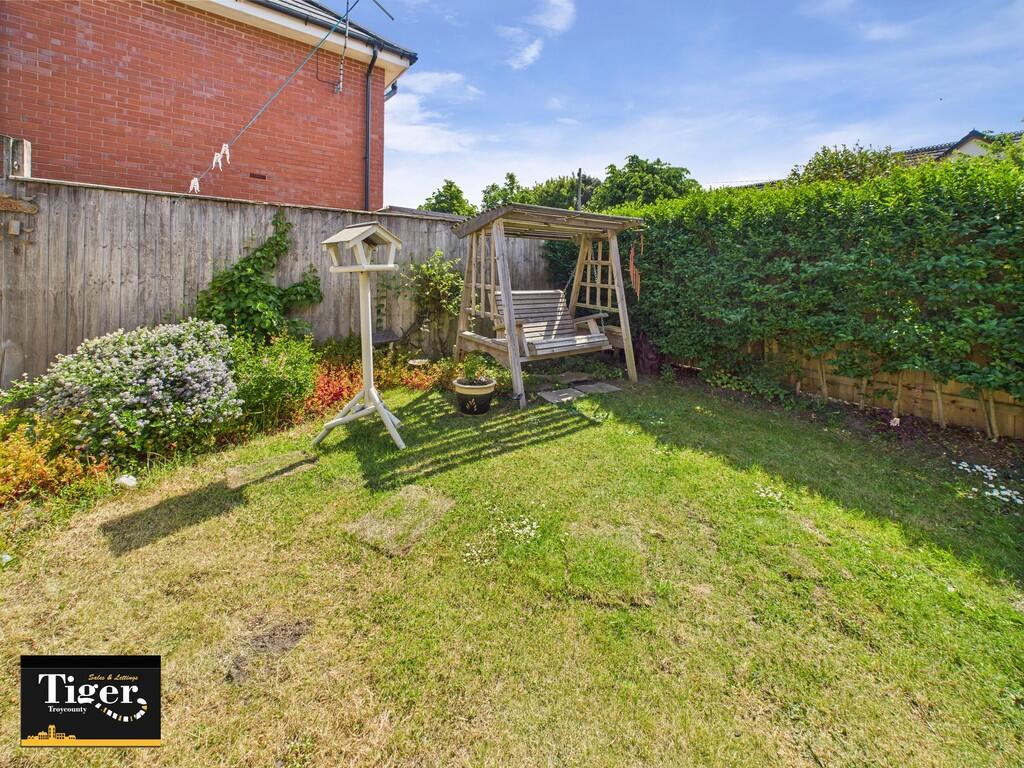 CAM02176G0-PR0589...