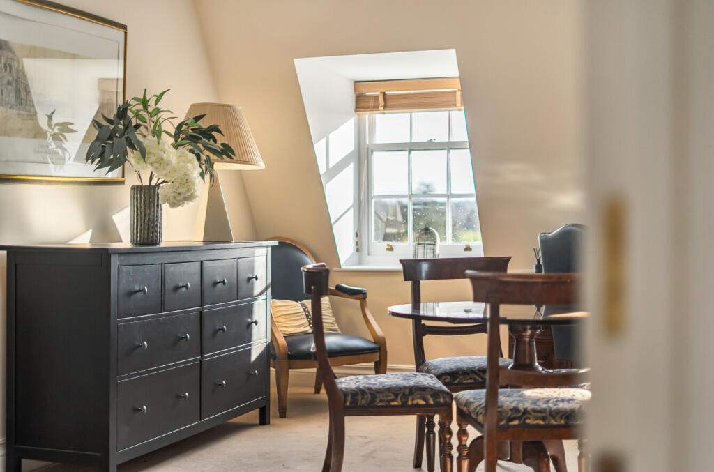 1386720-16-692ee4...