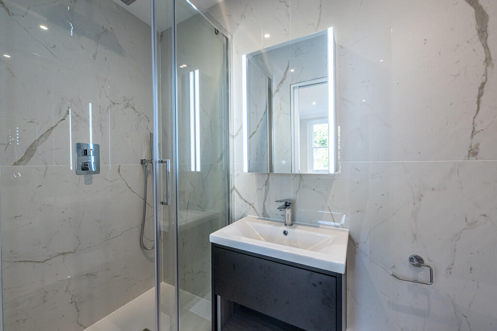 Ashburn Place 6@3...