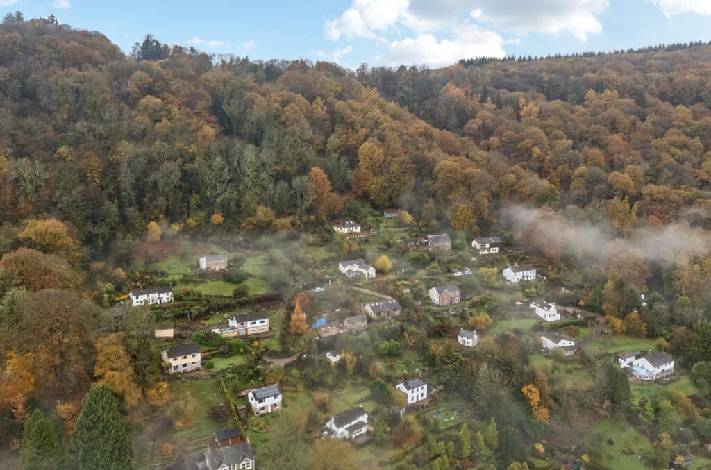 1375480-7-691216a...