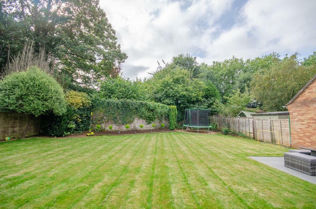 Rear garden pic 3.jpg