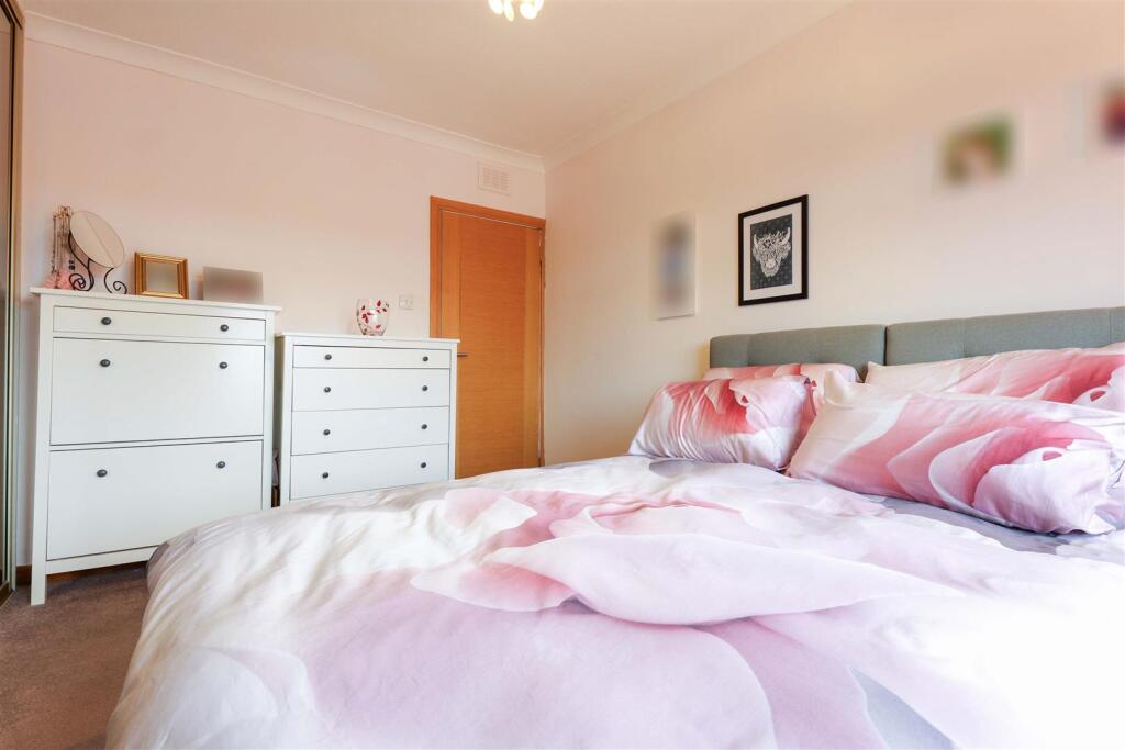 17- Bedroom One.jpg