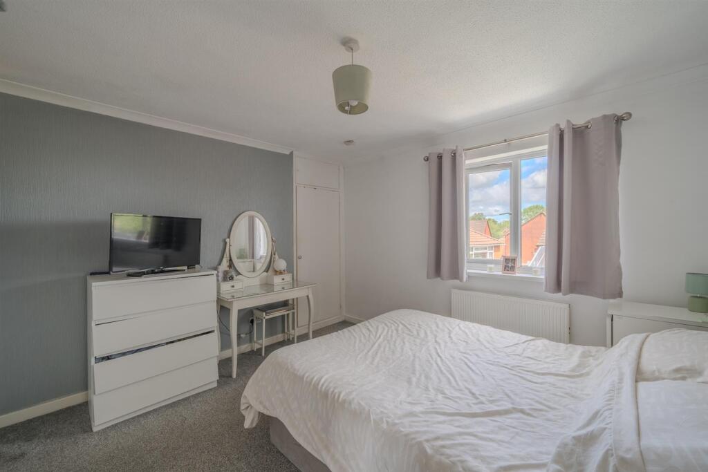 43 Greenfield Close-2.jpg