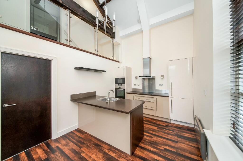 OPEN-PLAN LIVING DINING KITCHEN
