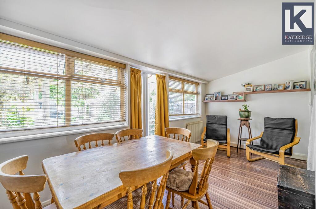 Stoneleigh Avenue, KT4