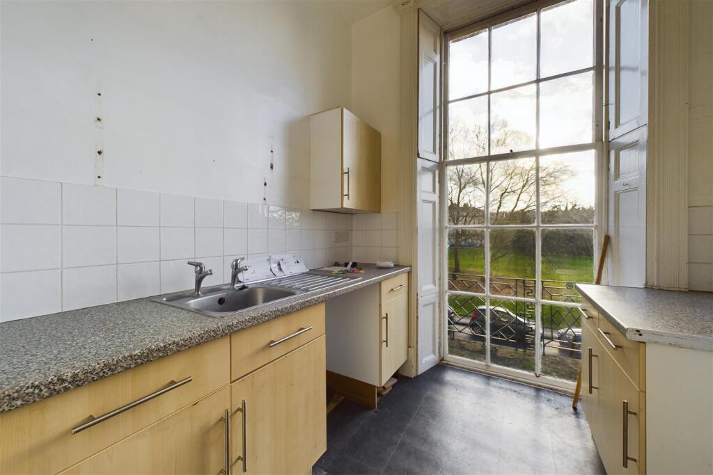 Flat 3, 6, Nelson Place West, Walcot, Bath, BA1 2T
