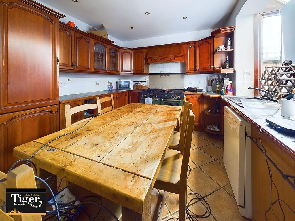 CAM02176G0-PR0458...