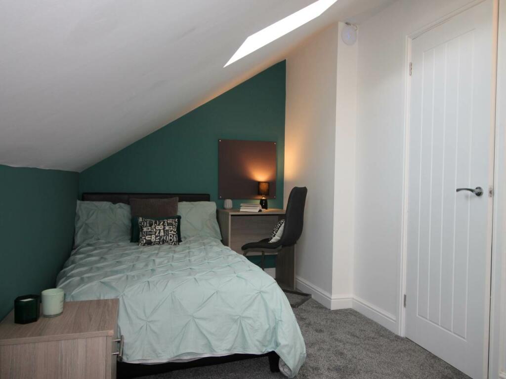 Bedroom 5 &amp; En-suite