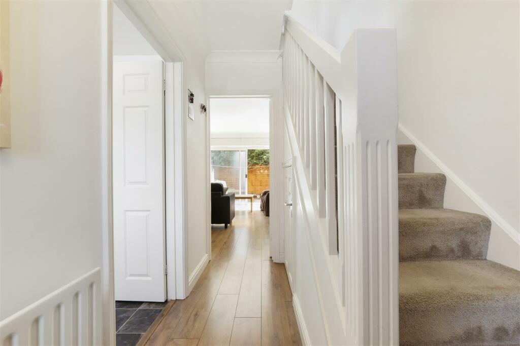 52 Henfield Road,8.jpg