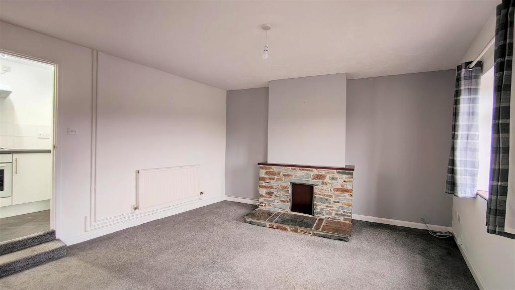 living area (2).jpg