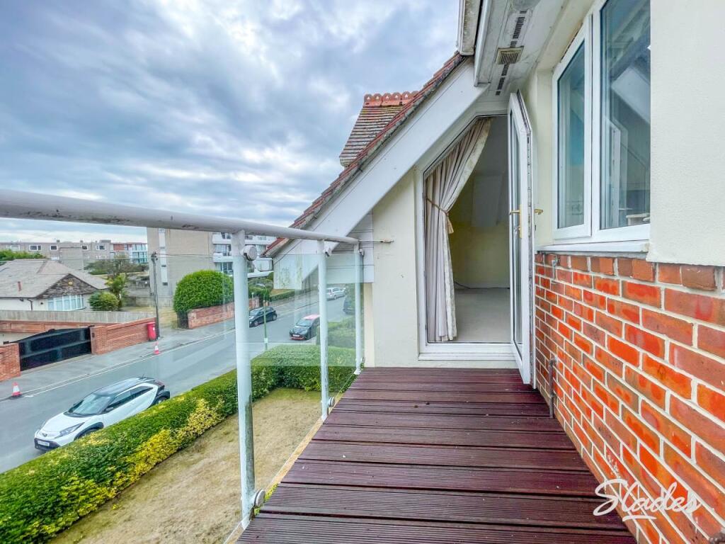 10 Carlton Dene balc