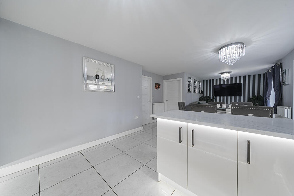 1335184-24-68a374a800c93