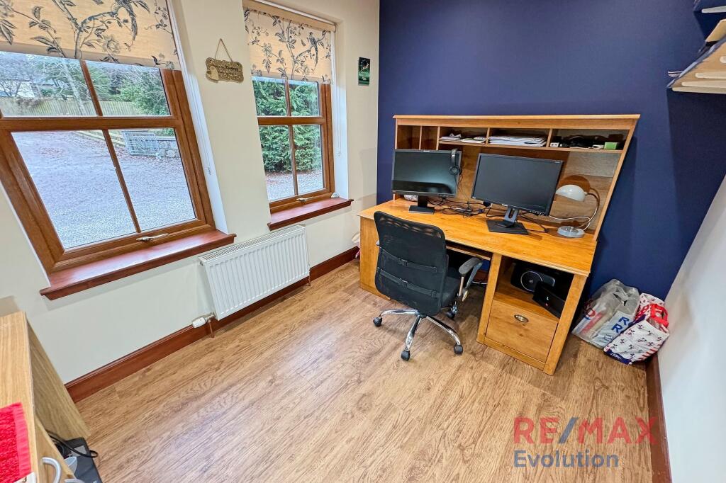 Office / Bedroom 5
