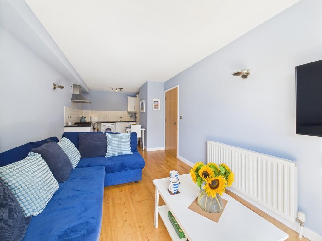 CAM02089G0-PR0534...