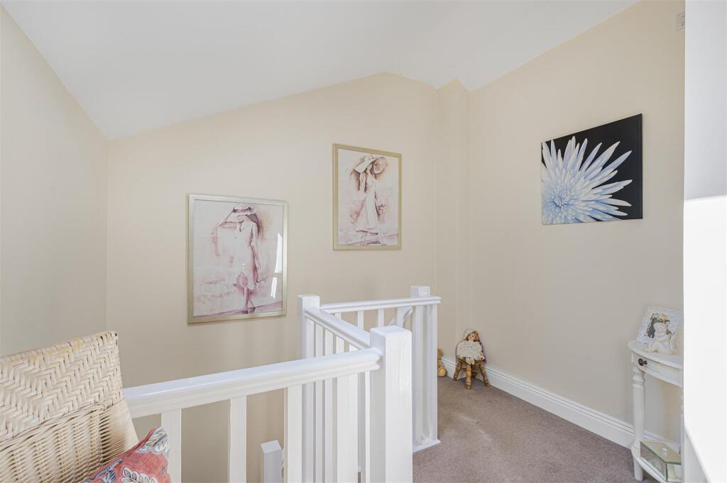 Bedroom 1 Landing