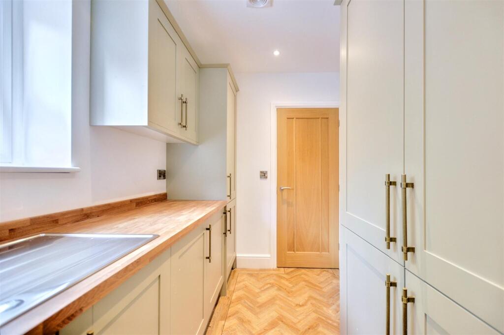 Utility Room_2.jpeg