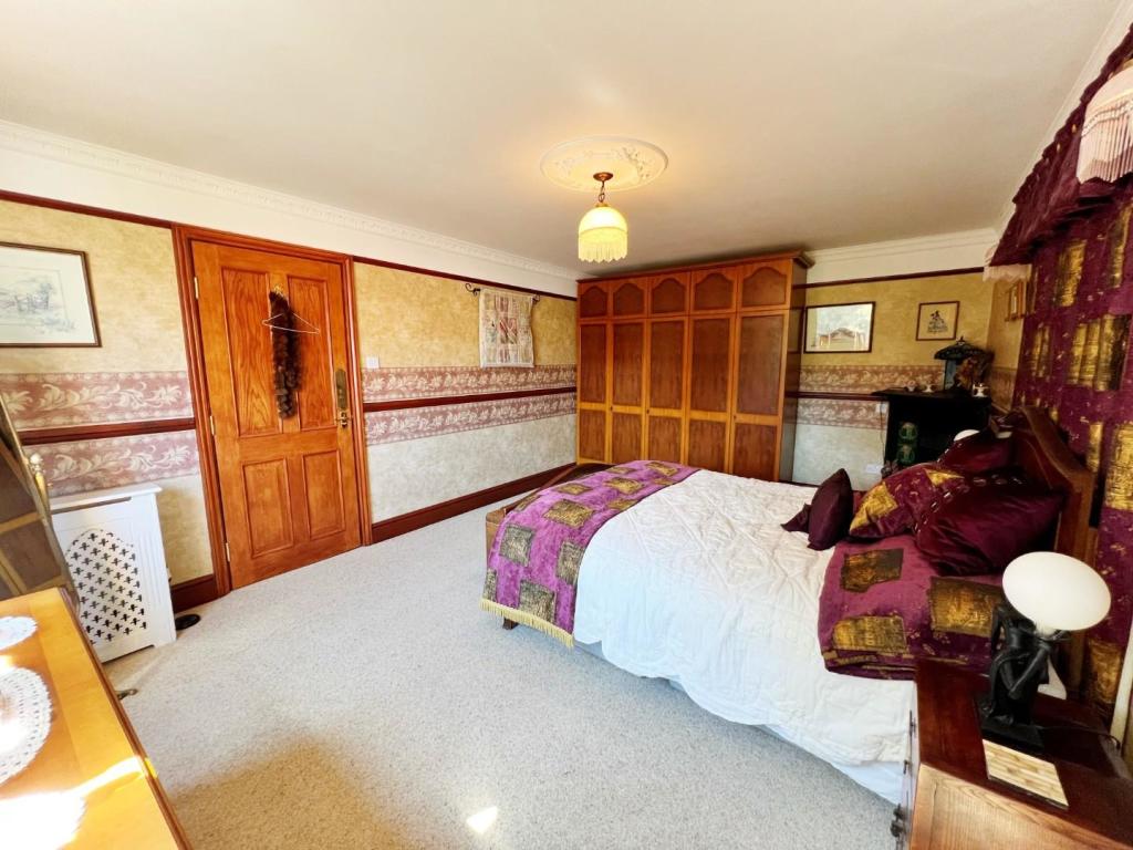 Bedroom 2 pic 3.jpg