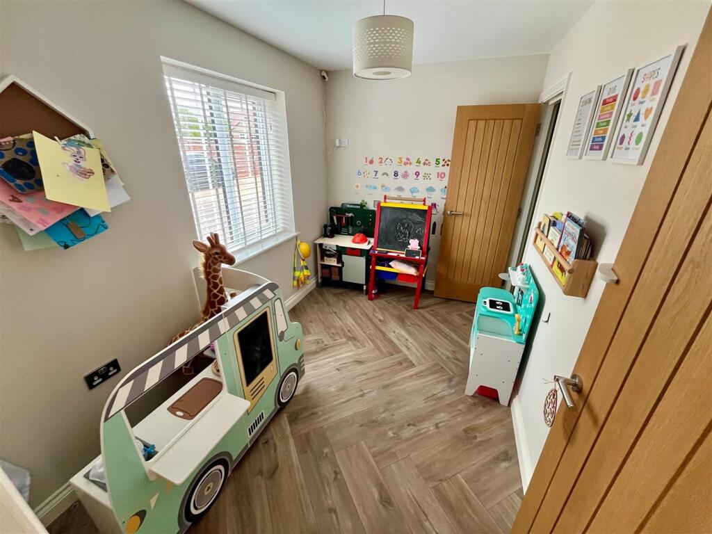lloyd play room.jpg