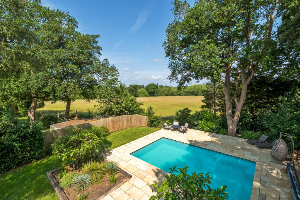 1310286-1-684c6a3...