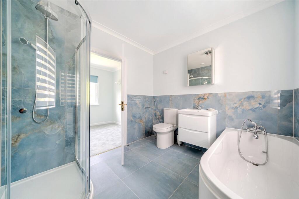 En Suite Bathroom