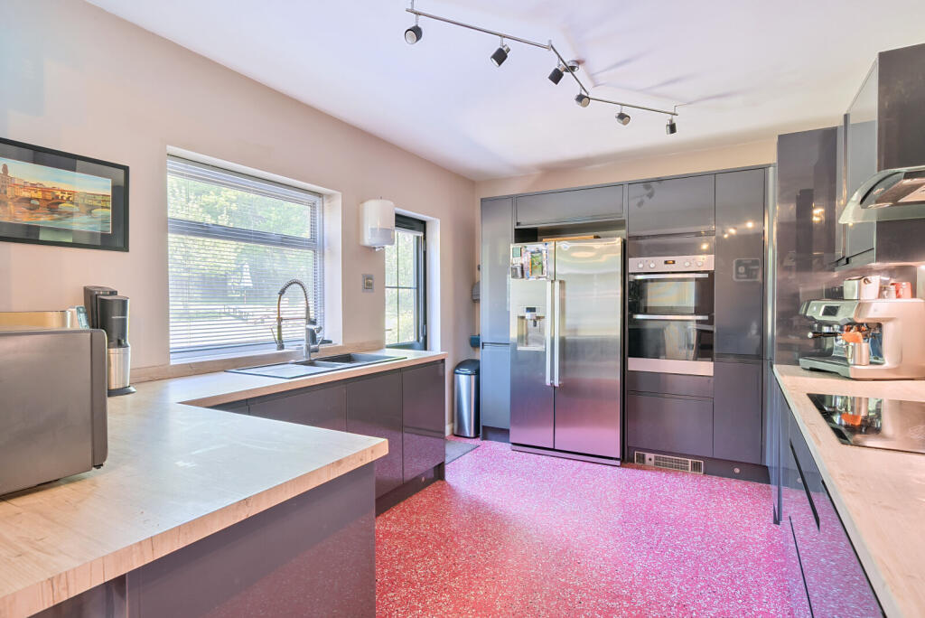 10-681c9302472bb-...