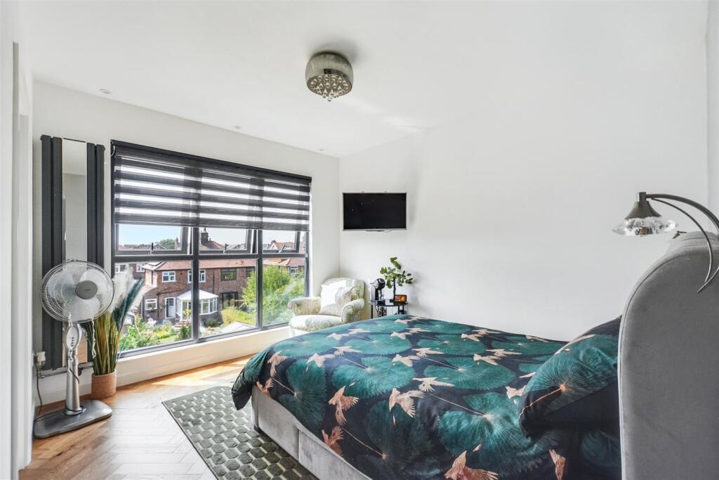 Master Bedroom_1.jpeg