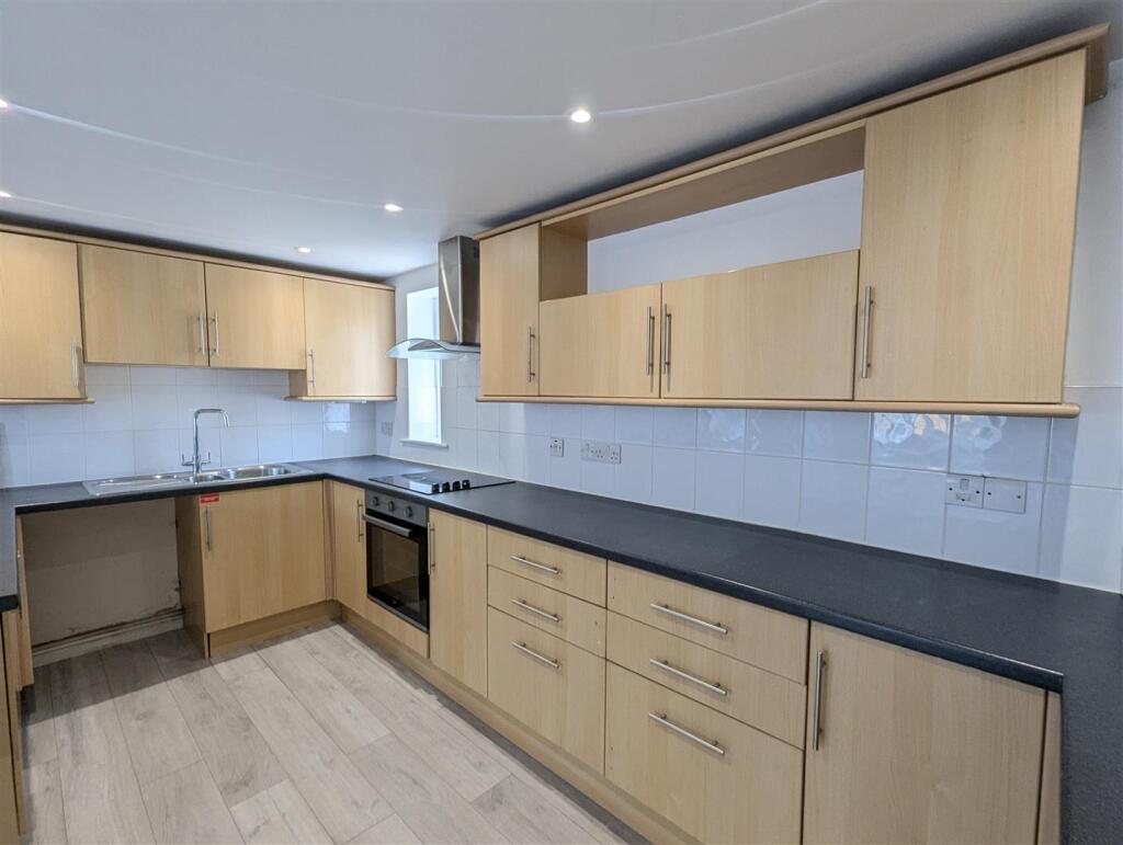 1 Chegwin Court Kitchen