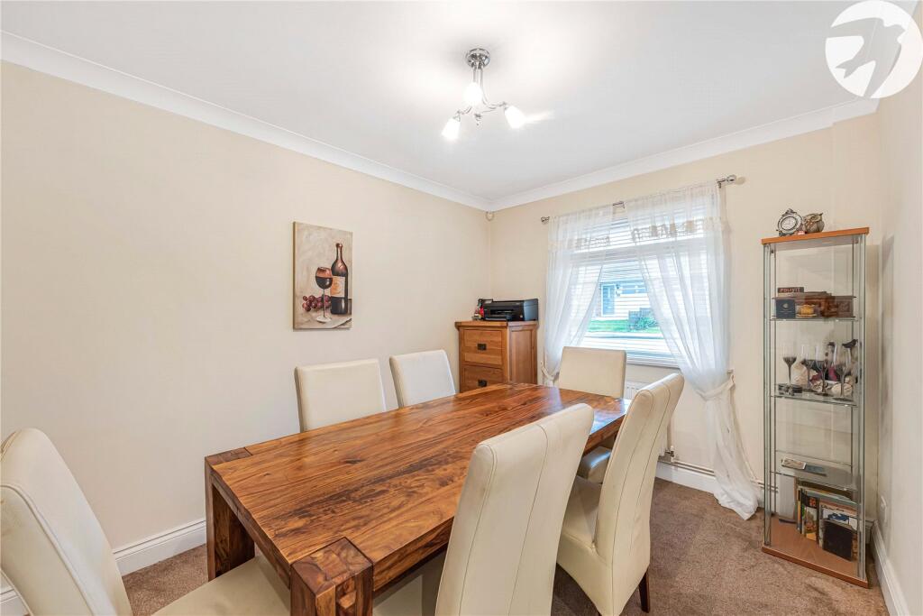 Bedroom/ Dining Room