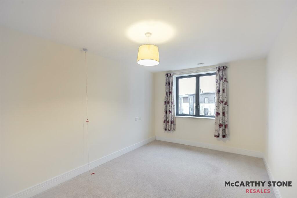 8586516-interior01.jpg