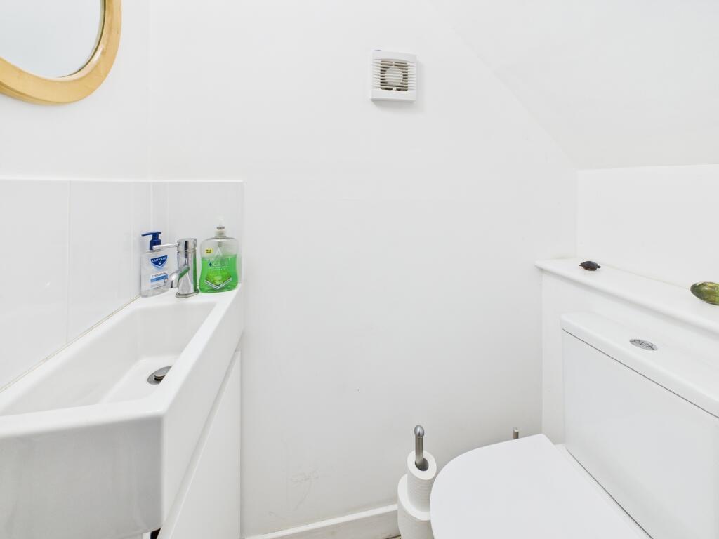 Cloakroom/WC