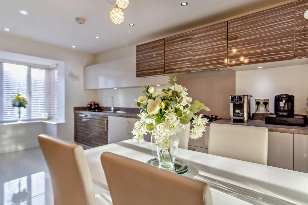 Kitchen &amp; Dining Area