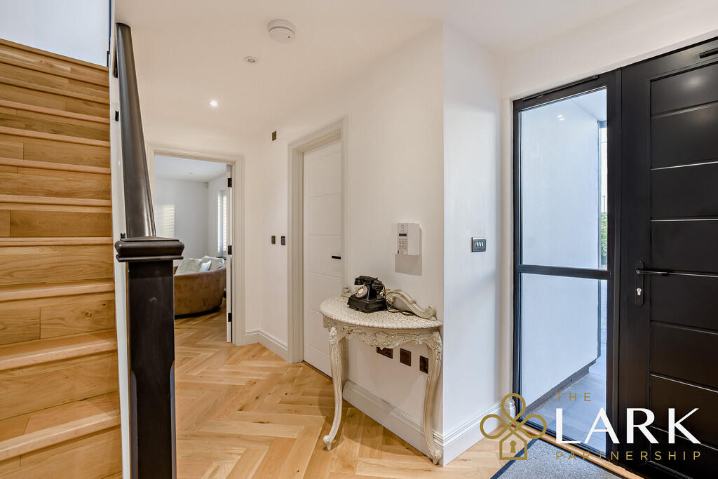 8670872-interiorW...