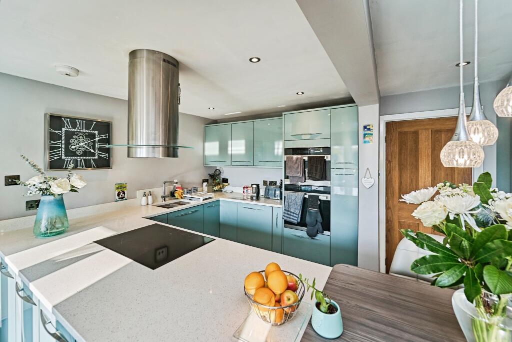 Kitchen (e)