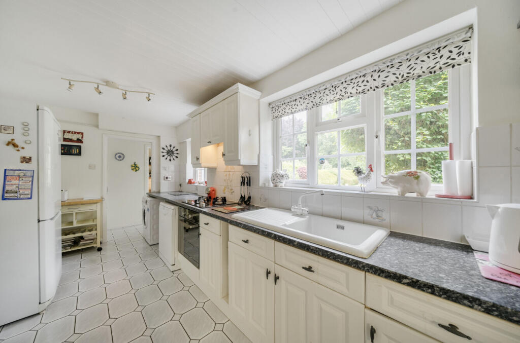 1296274-9-682de1e...