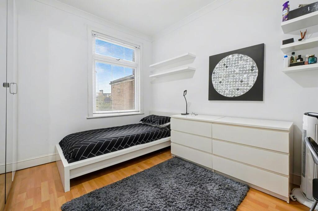 Colchester Road E10