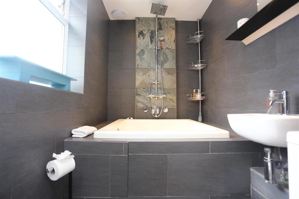 7 Frederick Gardens (8).JPG