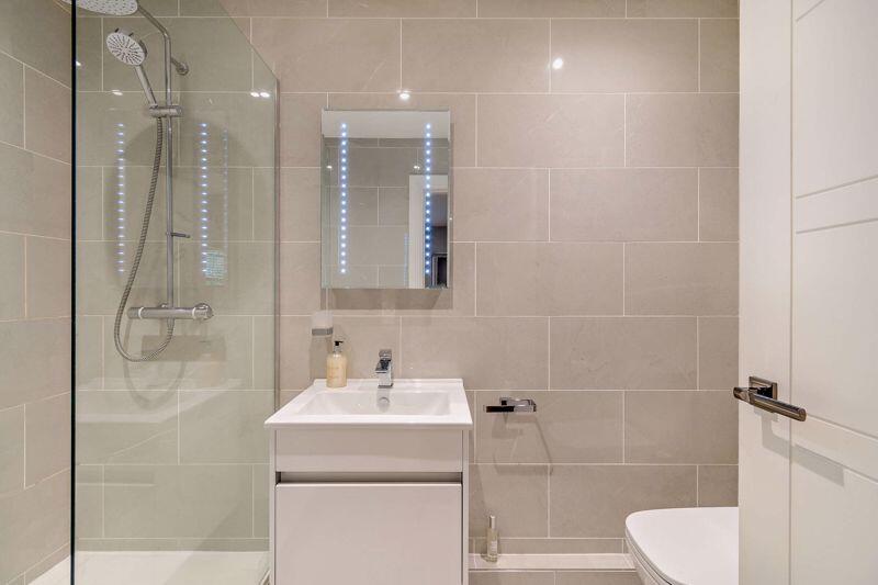 Guest Bedroom Ensuite