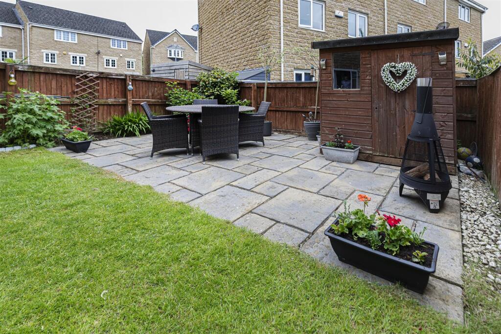 Bramleys Estate Agents - Tithefields (35).jpg