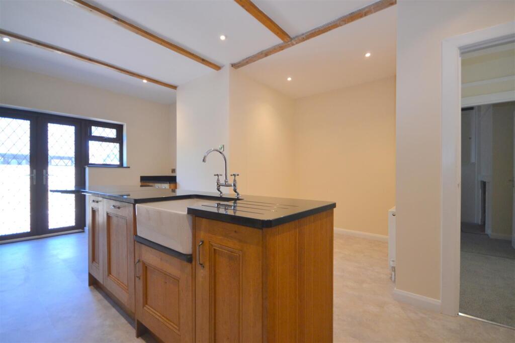 Kitchen/Breakfast Room