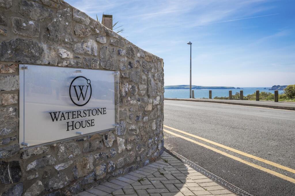 11 Waterstone House Tenby-45.jpg
