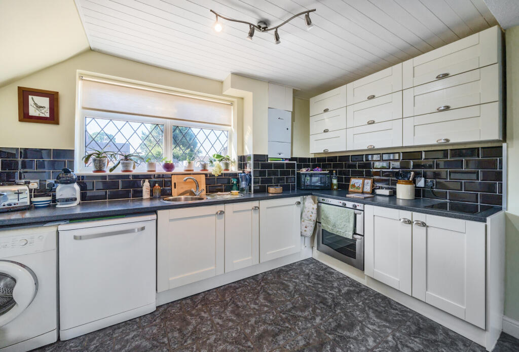 1321408-12-687557...