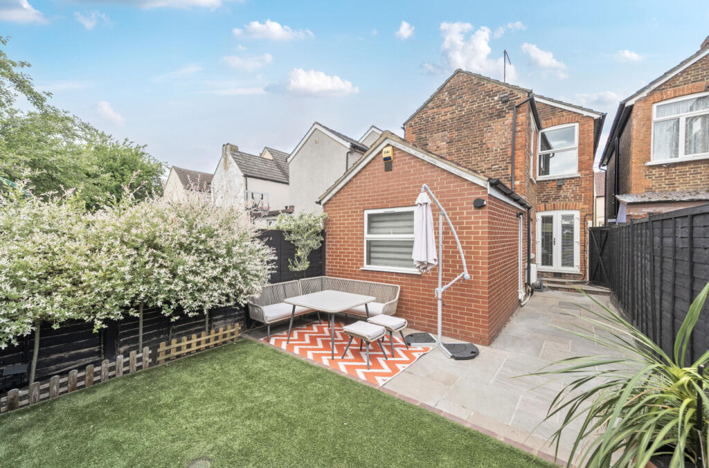 1298957-5-683099b...